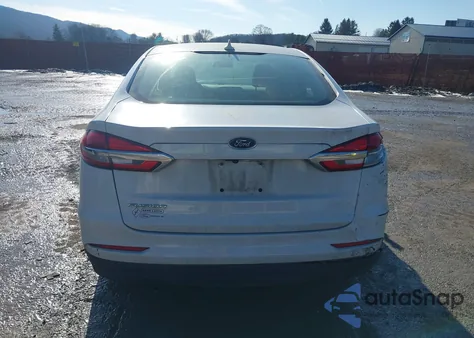 2020 Ford Fusion S z USA, uszkodzony, nr VIN 3FA6P0G79LR159473